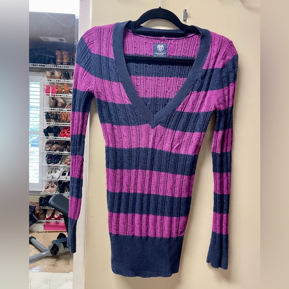 American Eagle Outfitters V-Neck Sweater in Purple & Blue. 15 1/3 w x 27 1/2  L